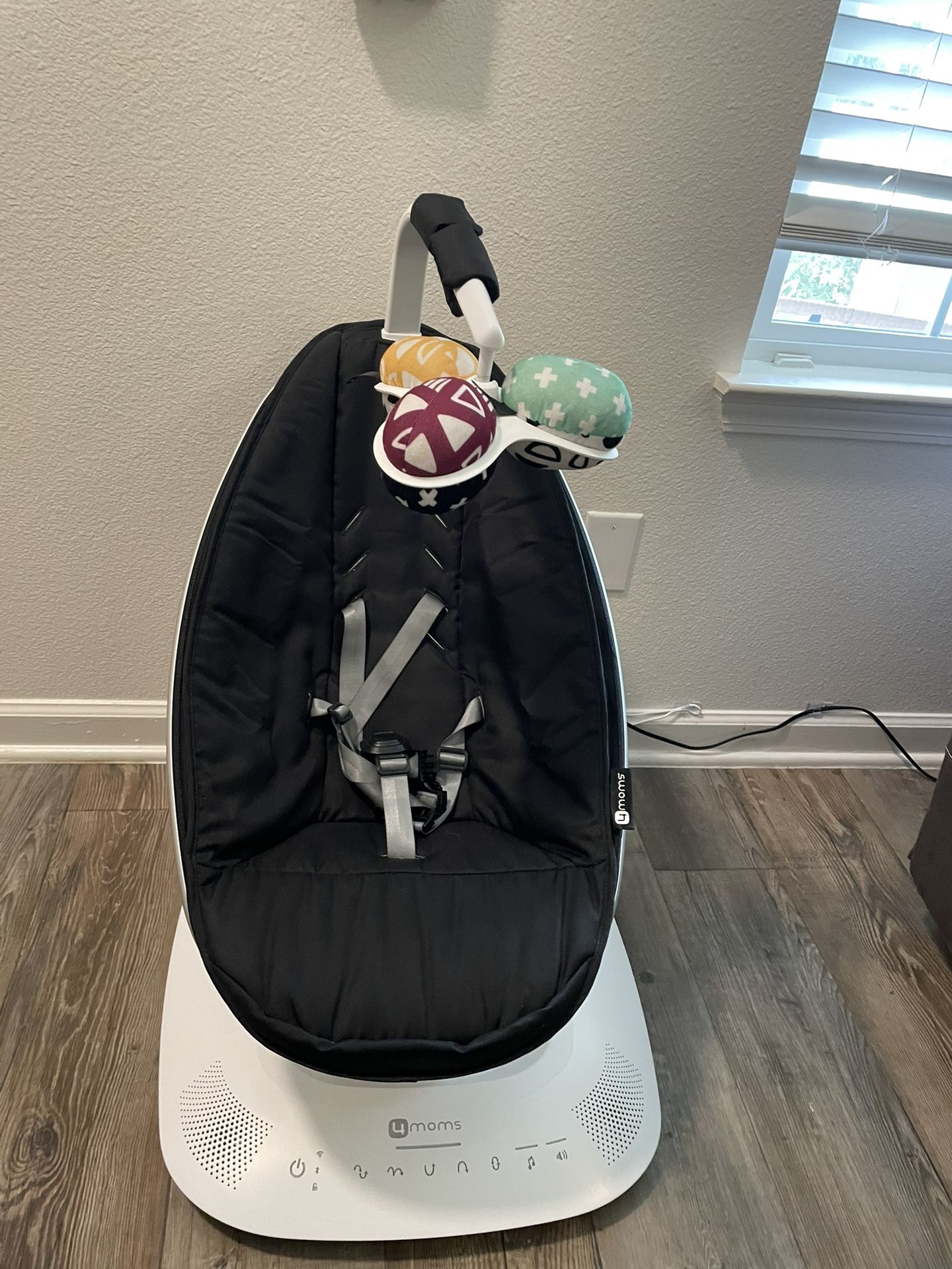 Mamaroo 4Moms
