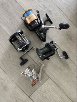 Four fishing reels for 150 bucks come get them Baitrunner tld