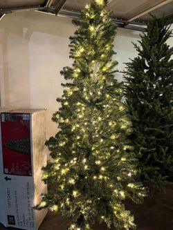 7.5 Festive Pine Led Pre Lit Christmas Tree