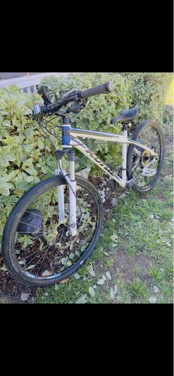 Kona 29er mountain bike