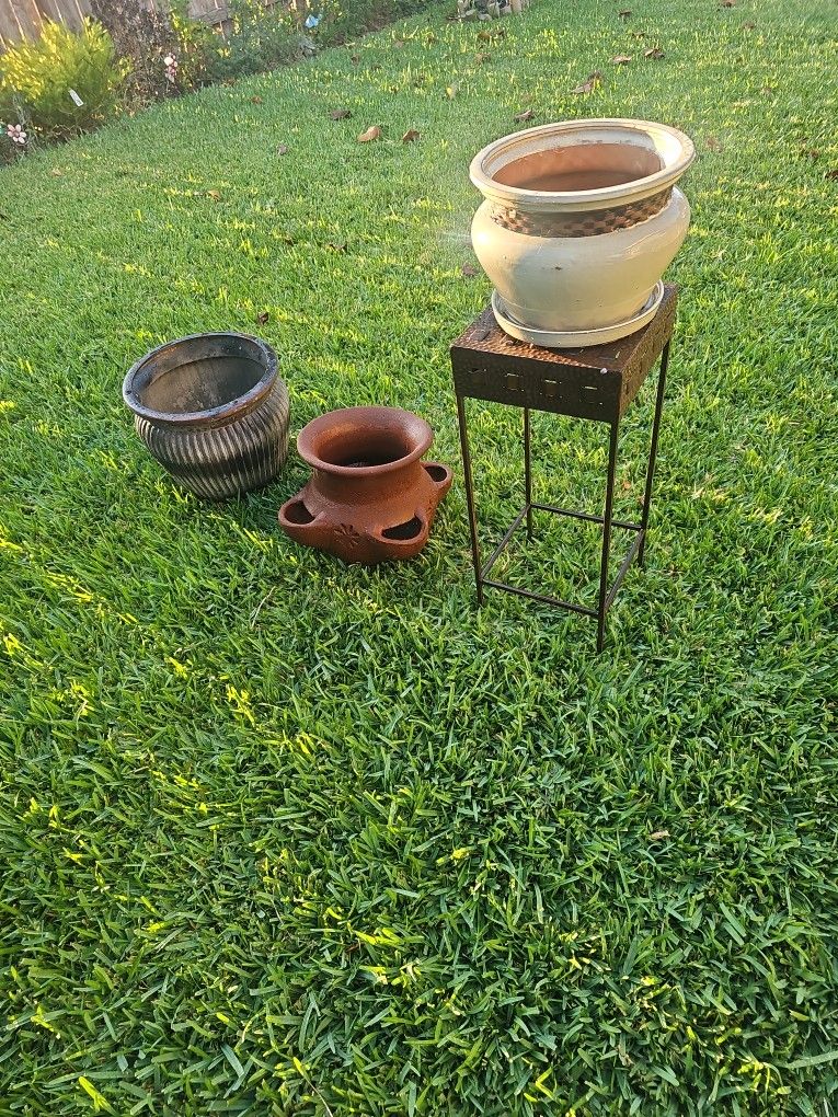 4 Pots Plus Iron Stand For Plants