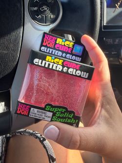 Needoh glitter cube