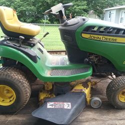 John Deere Riding Mower 