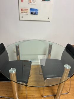 glass round table
