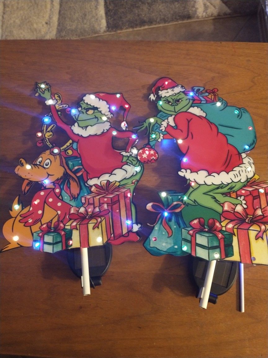 Grinch yard decorations stands about 40" with pole. Grinch art 13" *new*