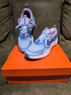 Brand New Nike Cosmic Runner (GS) 5.5 Y /7 Women's