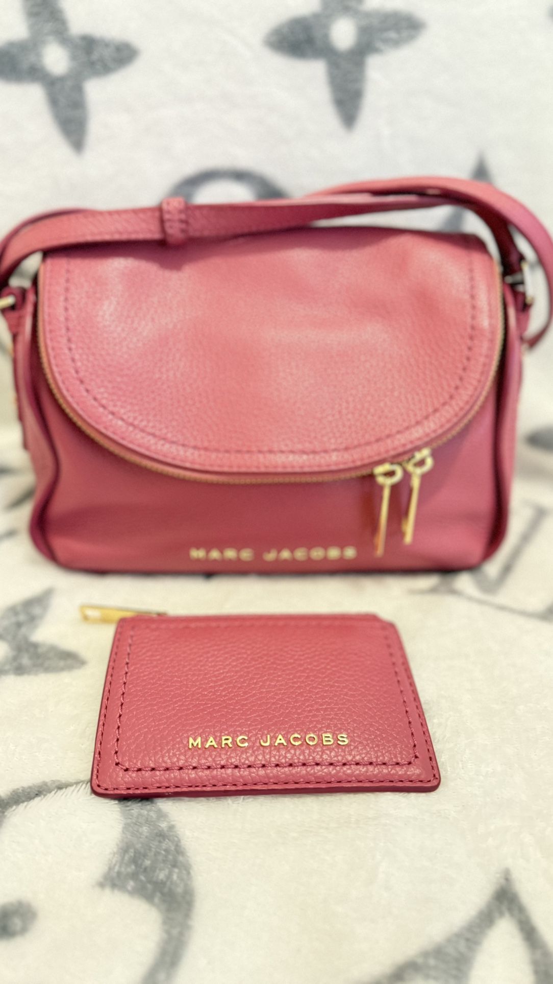 MARC JACOBS LEATHER PURSE CROSSBODY + WALLET