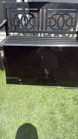 36” GE Electric Cooktop
