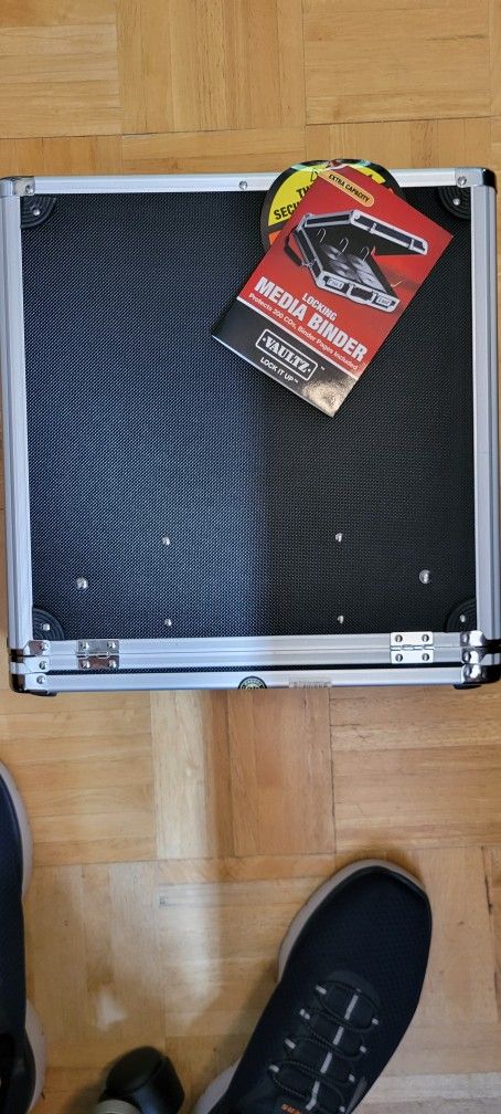 Locking Media Binder
