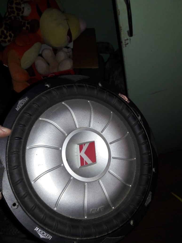 Kicker CVT 12 shallow mount sub
