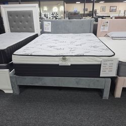 Queen platform bed frame gray 🚚WE DELIVER🚚
