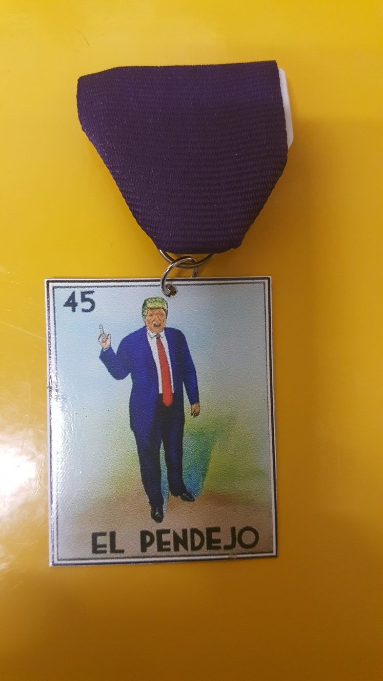 Donald Trump el pendeho fiesta medal