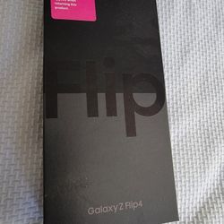 Samsung Galaxy Z Flip 4 Box. Original 