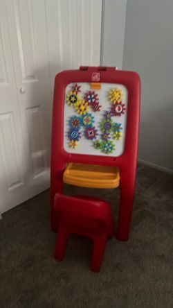 Step 2 Double sides Art Easel in very good condition with chair
