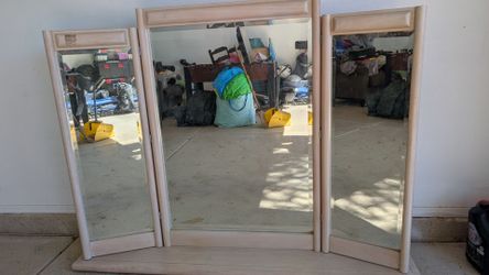 Dresser Mirror/Storage