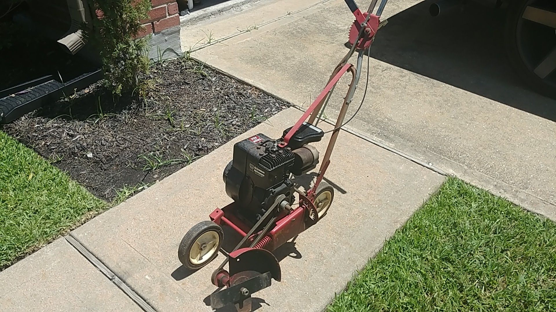 Trim All gas edger for Sale in Friendswood, TX OfferUp