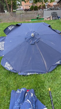 SAMUEL ADAMS PATIO MARKET SHADE UMBRELLA WITH WOOD POLE 7' $40 EACH
