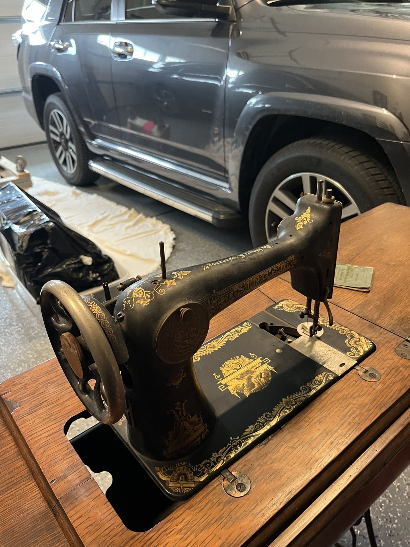 Antique 1920’s Singer Sphinx Head 4 Drawer Sewing Machine.