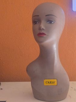 Mannequin 18 inches tall
