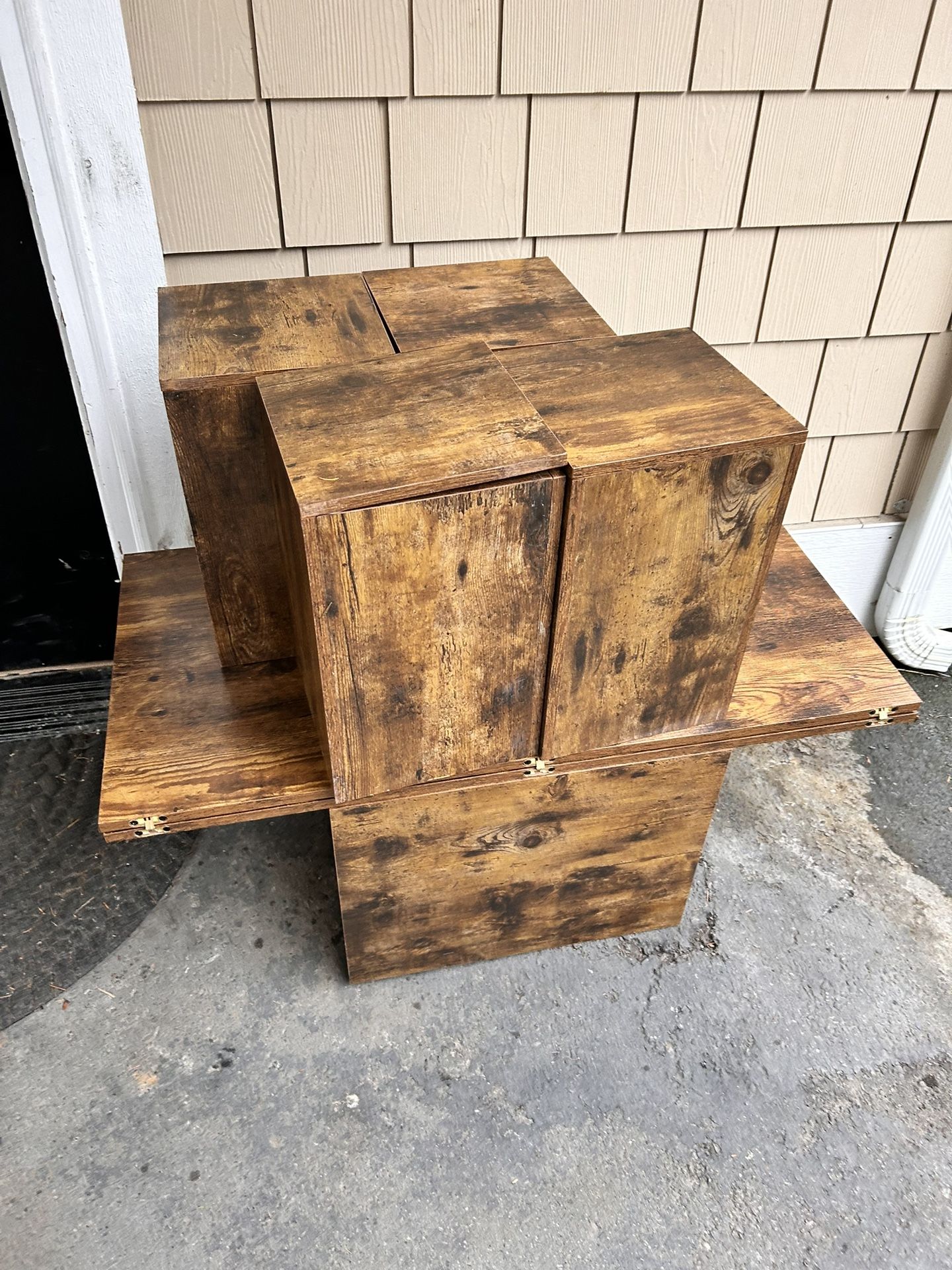 Gaming Table Lifts Up An Lots of Storage 