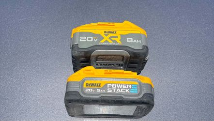DeWalt 20v baterías power stack y power pack $140 por las dos 8.0ah y 5.0ah