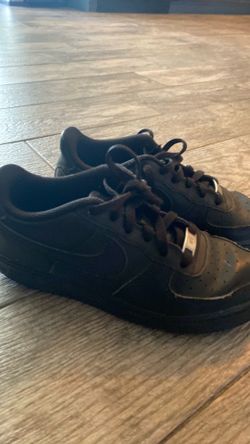 Black Air Force’s  size 5 youth