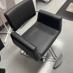 Salon chair