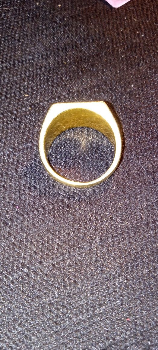 Gucci Ring And Louis Vuitton Mens Necklace for Sale in Leakey, TX - OfferUp