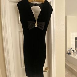 Black velvet dress size 13/14