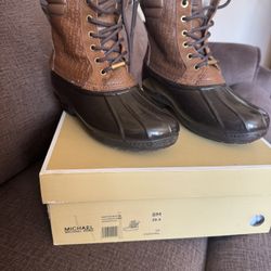 Woman Michael Kors Size 8 $50