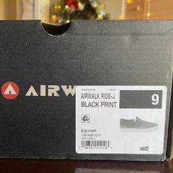Men Airwalk Size 9