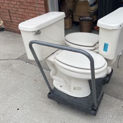 Off White Toilets 2ea