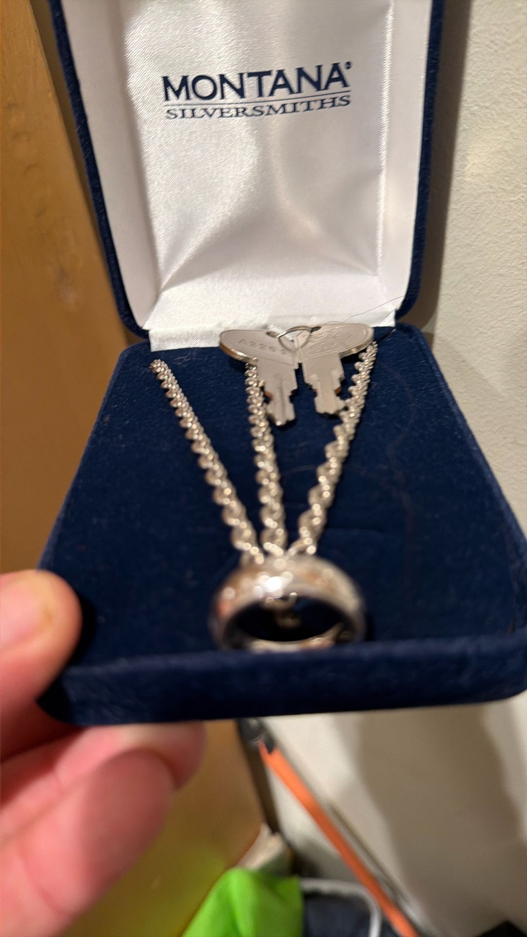 Necklace Silver Keys And Ring