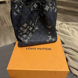 LV Purse