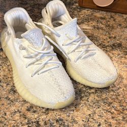 White shoes size 5 Men’s