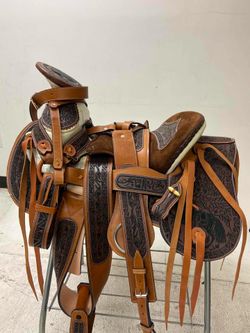 Nueva montura charra bordada