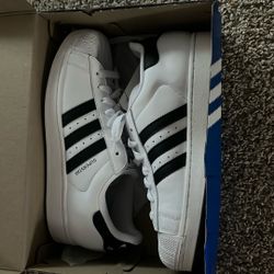 Never Worn Adiddas Superstars White And Black