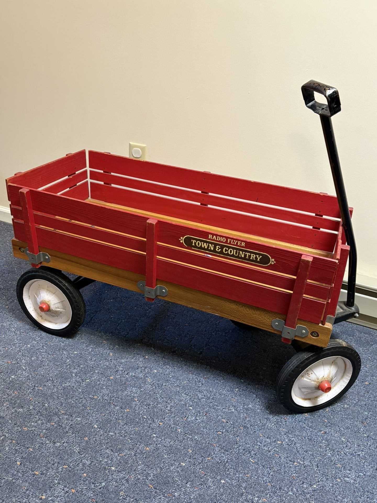Radio Flyer Town and Country Wagon