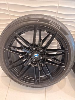 2026  m5  bmw rims original, like new