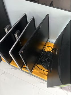 Monitor/ PC monitor/ Computer screen / office monitor