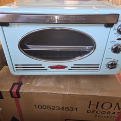 NEW Retro Series Toaster Oven