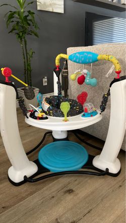 Baby jumper , bouncer