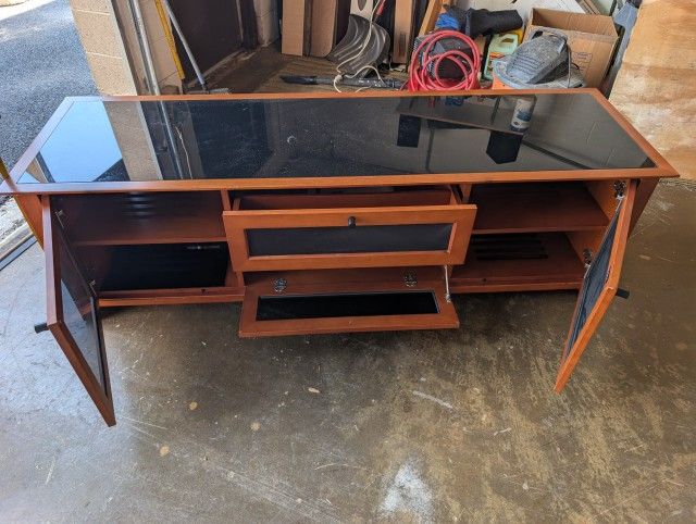 TV Console. - Large