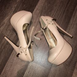 Super Cute Heels 6.5