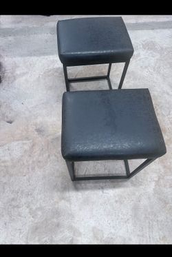 4 Black Barstools