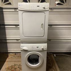 Maytag Stackable Washer Dryer - Mint Condition 
