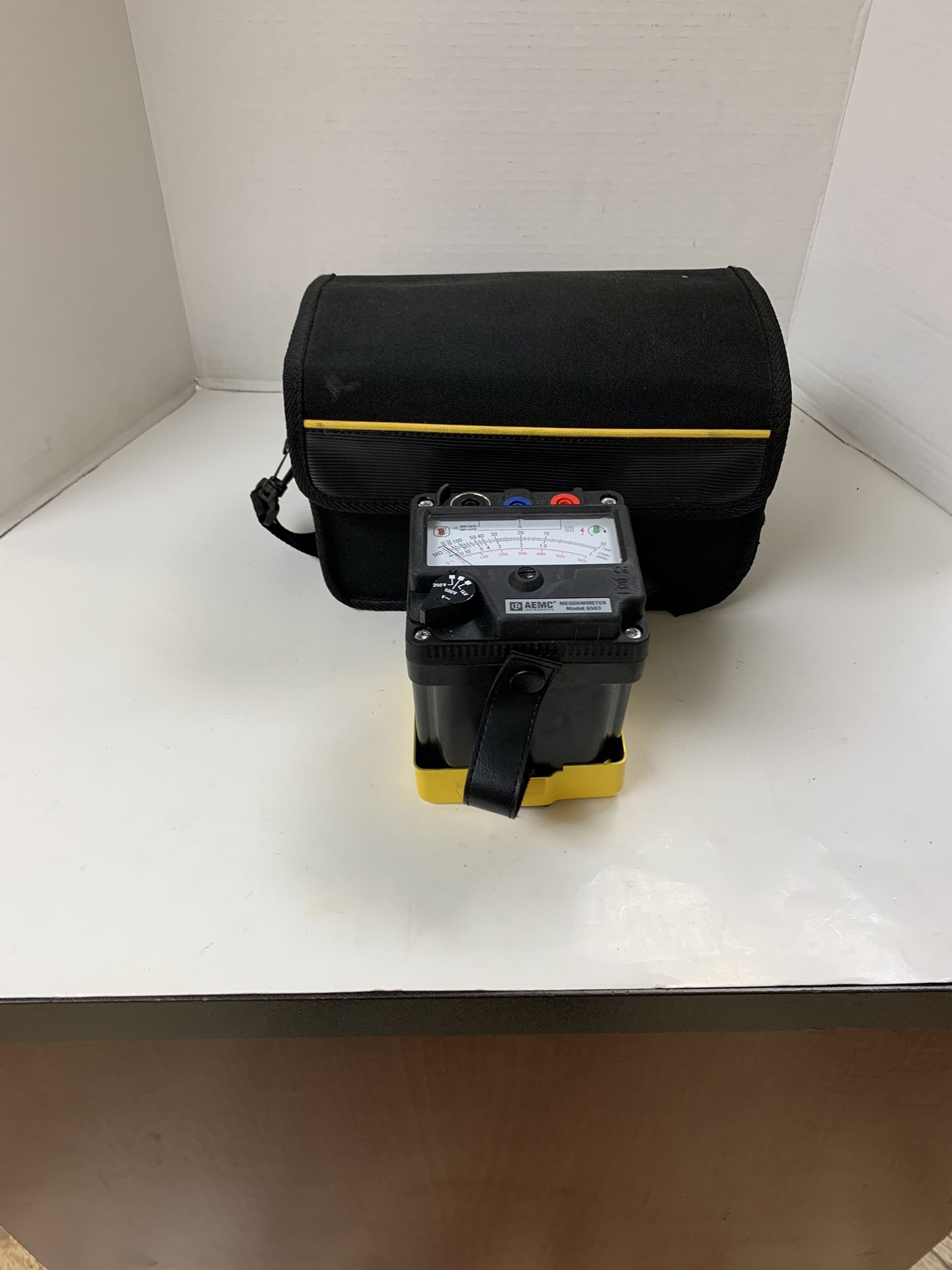 Megohmmeter 6503 Meter W/case And Cords