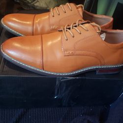 NEW IN THE BOX MENS DRESS SHOES