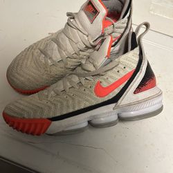 LEBRON 16 Hot Lava 