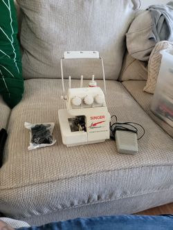Tiny Serger (Singer)